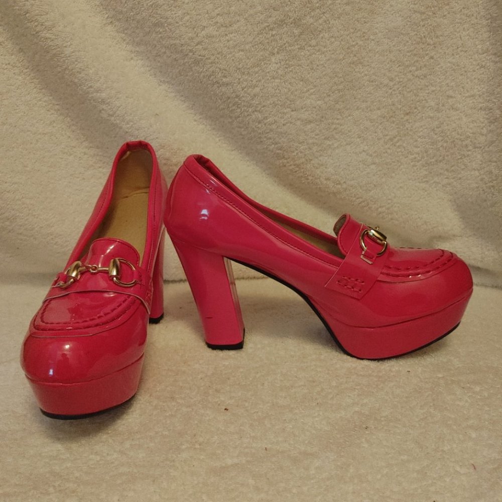 New (without tags) Red Patent Leather Mary Jane Chunky Heel Shoes
